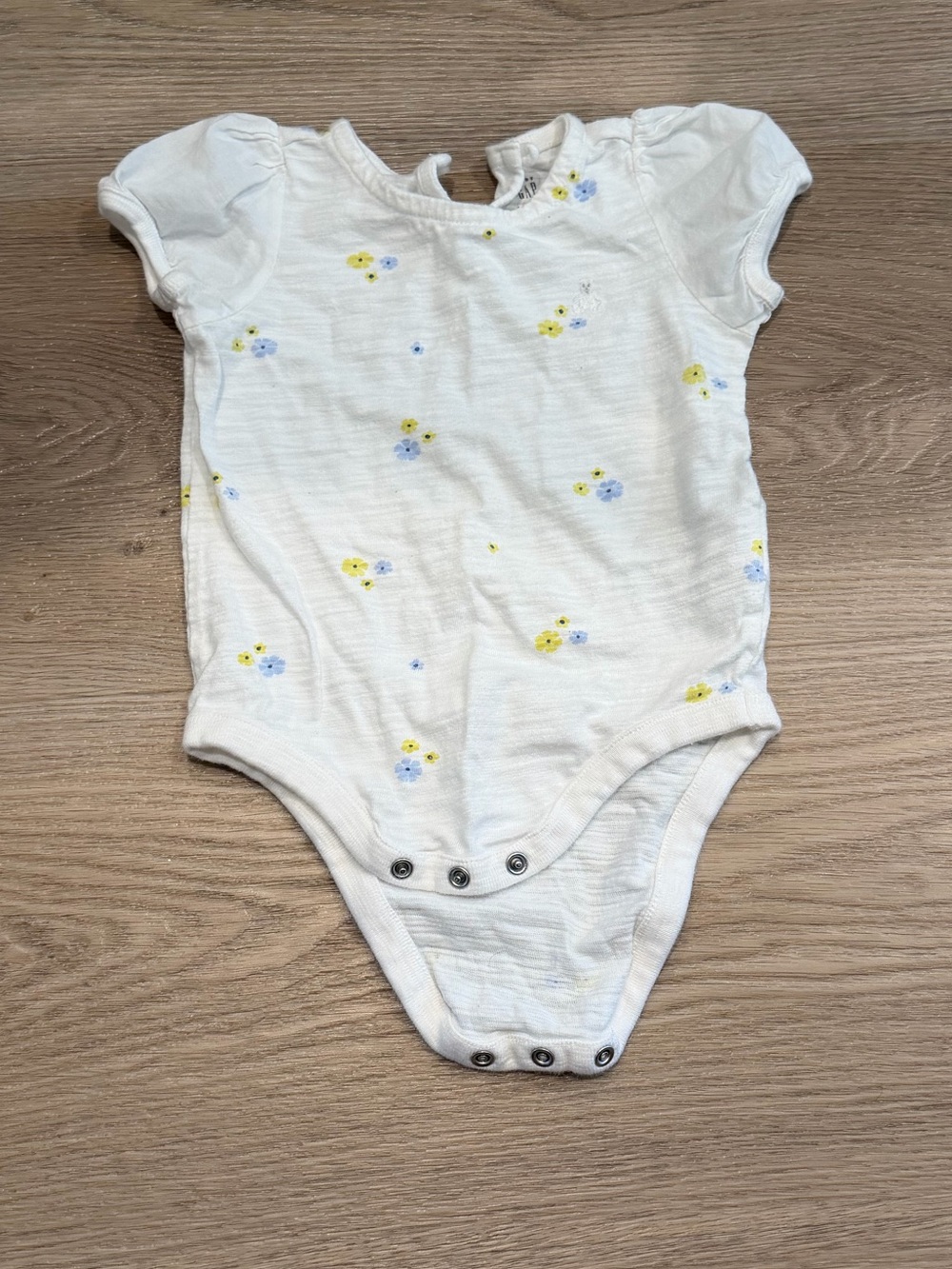 Gap Baby Girls White Floral One-Piece Bodysuit (6-12 months)
